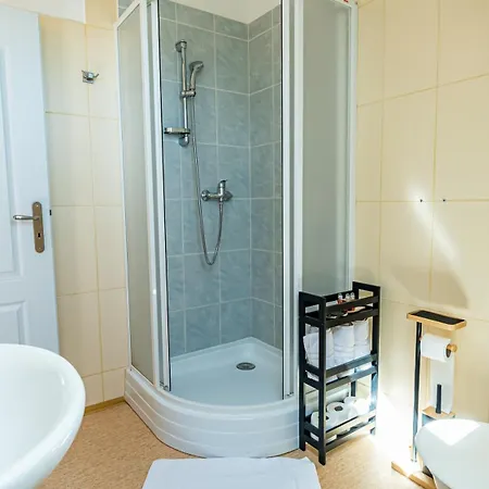 A Restaurace Adria Ii 3* Dobrohor